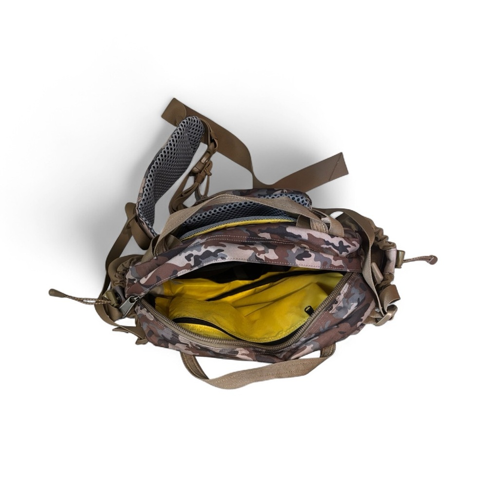 MountainSmith Tour Lumbar Camouflage Backpack with Camelbak Hydration Pack - Picture 3 of 7